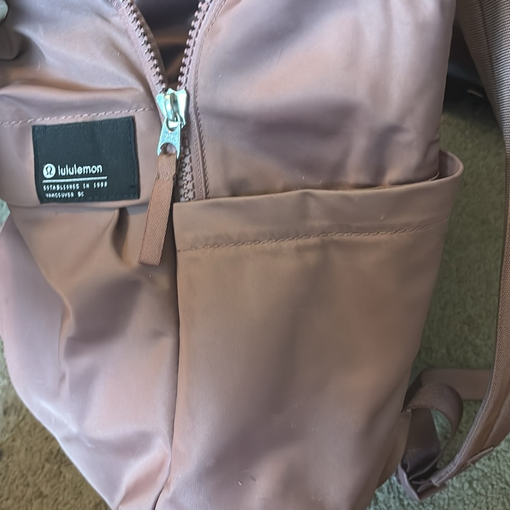Lululemon backpack - Picture 6 of 8
